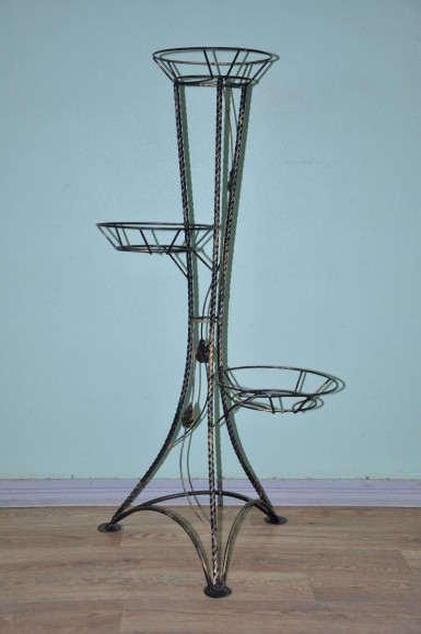 Стойка Классическая Витая на 3 цветка Стойка Классическая Витая на 3 цветка