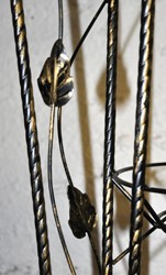 Стойка Классическая Витая на 3 цветка Стойка Классическая Витая на 3 цветка