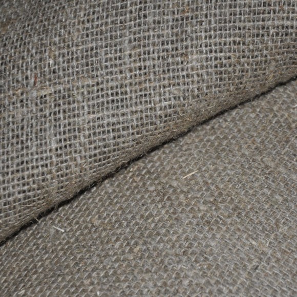 Мешковина льняная упаковочная 240 гр/м2. Рулон 100 м Мешковина льняная упаковочная 240 гр/м2. Рулон 100 м