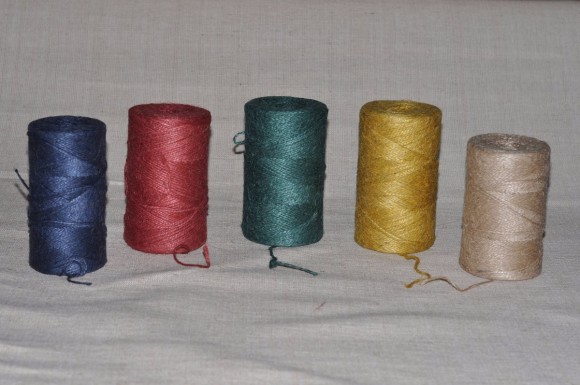 Шпагат джутовый. Цвет - красный 2х560 текс в цилиндрах по 0,5 кг