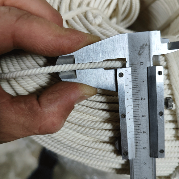 Веревка хлопчатобумажная 4 мм (бухта 880 м (20 кусков по 44 м))