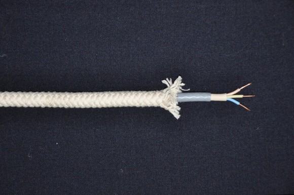 Кабель в хлопчатобумажной оплетке сечение 3х2,5 мм. Бабина 50 м