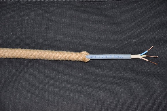 Электрокабель в джутовой оплетке 3х2,5 мм. Диаметр 14 мм. Бабина 100 м