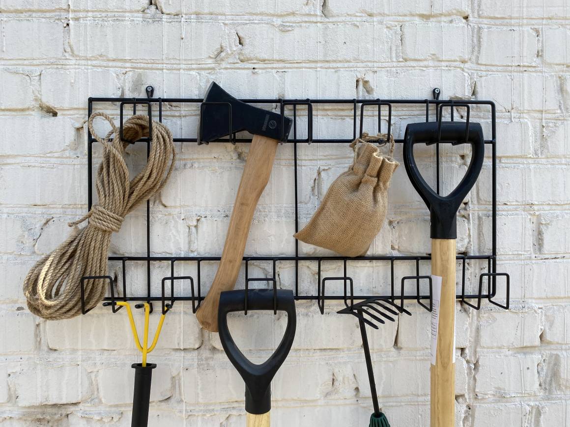 Хранение лопат и граблей на даче своими руками (52 фото)