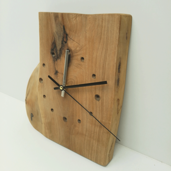 Часы из спила дерева 28х29х3 см