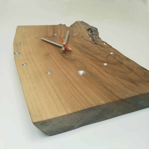 Часы из спила Ясеня 39х22х3 см