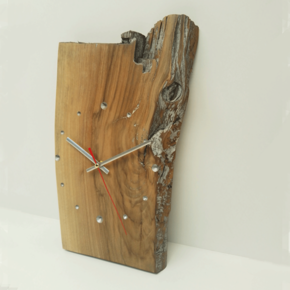 Часы из спила Ясеня 39х22х3 см