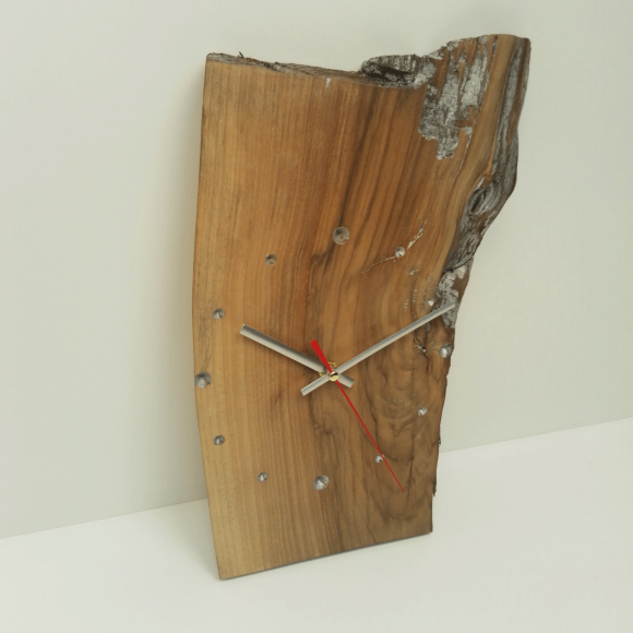 Часы из спила Ясеня 39х22х3 см