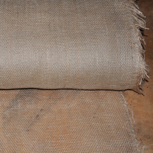 Мешковина джутовая упаковочная (плотность 200 гр/м2) Ширина 110 см Рулон 100 м