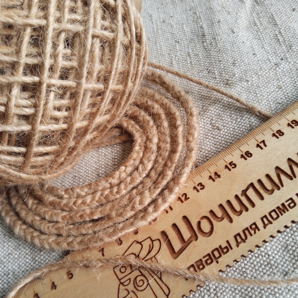 Пряжа джутовая однониточная 3 мм (для косичек)