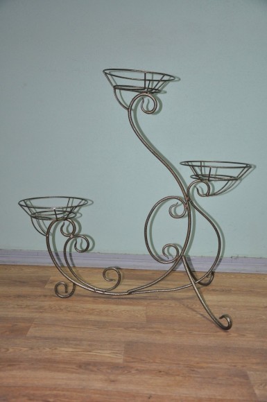 Подставка напольная Лебедь на 3 горшка