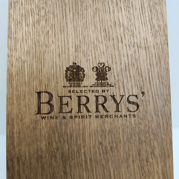 Ящик-футляр из под вина (дуб) (на 1 бутылку) Ящик-футляр из под вина (дуб) (на 1 бутылку)